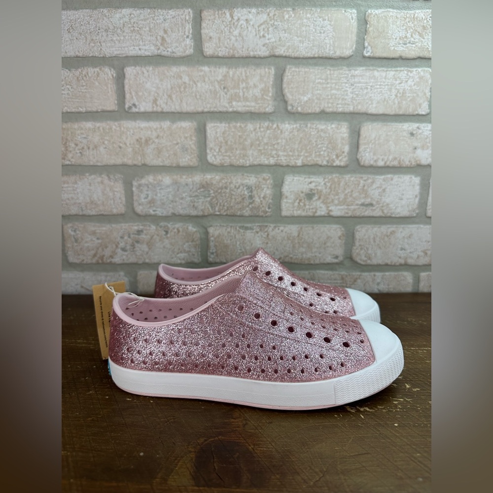 Natives Jefferson Pink Bling Shoes size J4 - 0324